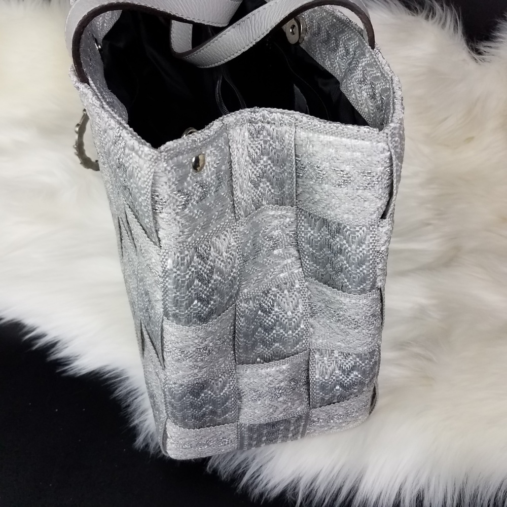 Alma Tonutti Metallic Woven Italian Tote - Picture 6 of 7